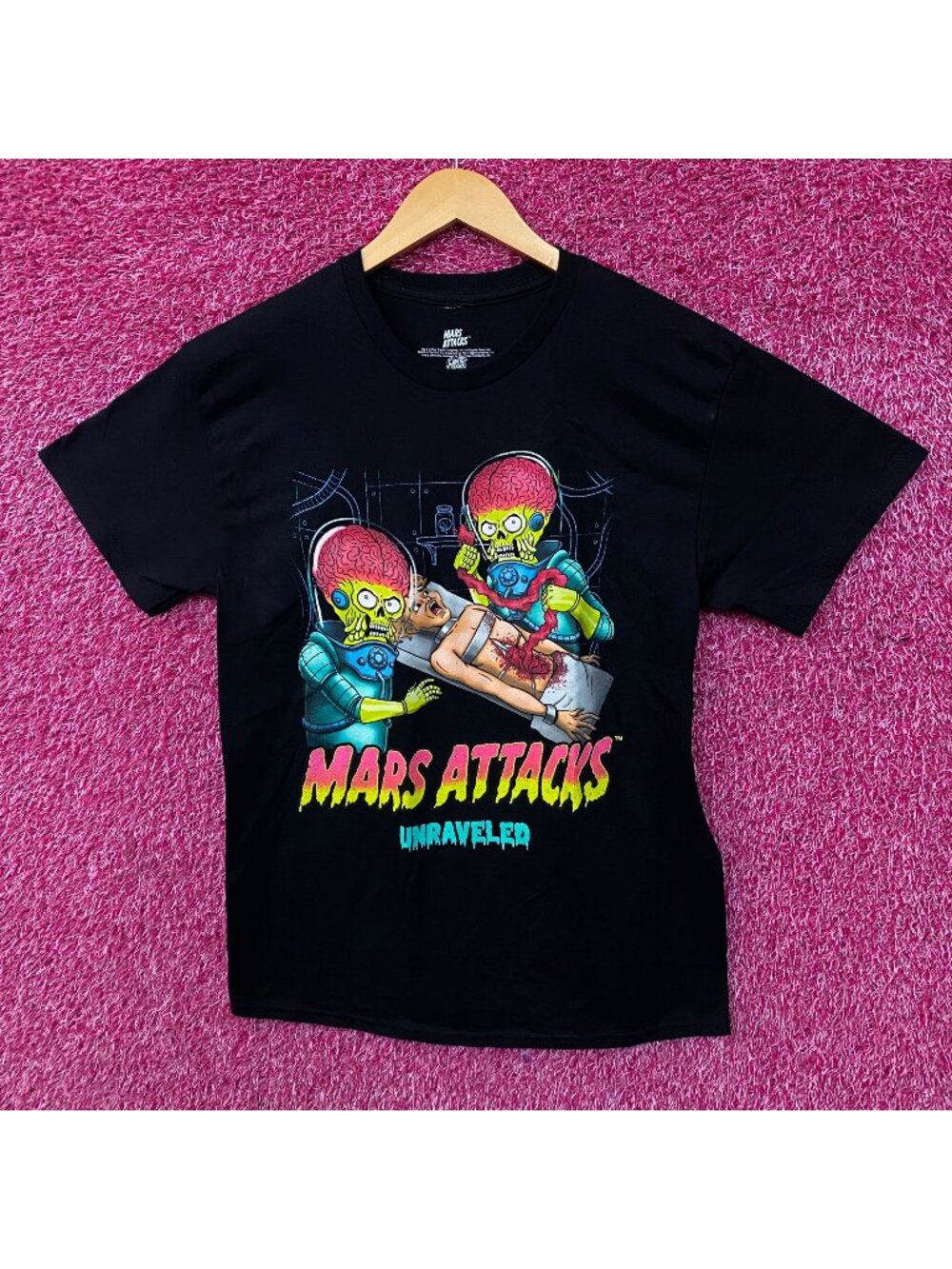 Mars Attacks "Unraveled" Graphic T-Shirt Medium